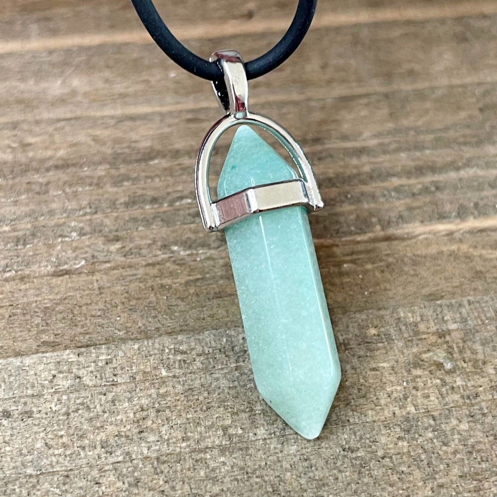 Gorgeous Aventurine Crystal Pendant Necklace